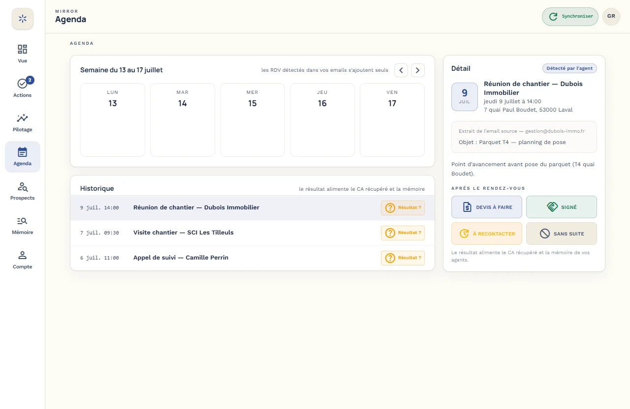 Capture réelle de l'application — espace Agenda : semaine en cours, panneau détail du rendez-vous avec extrait de l'email source et résultat à qualifier